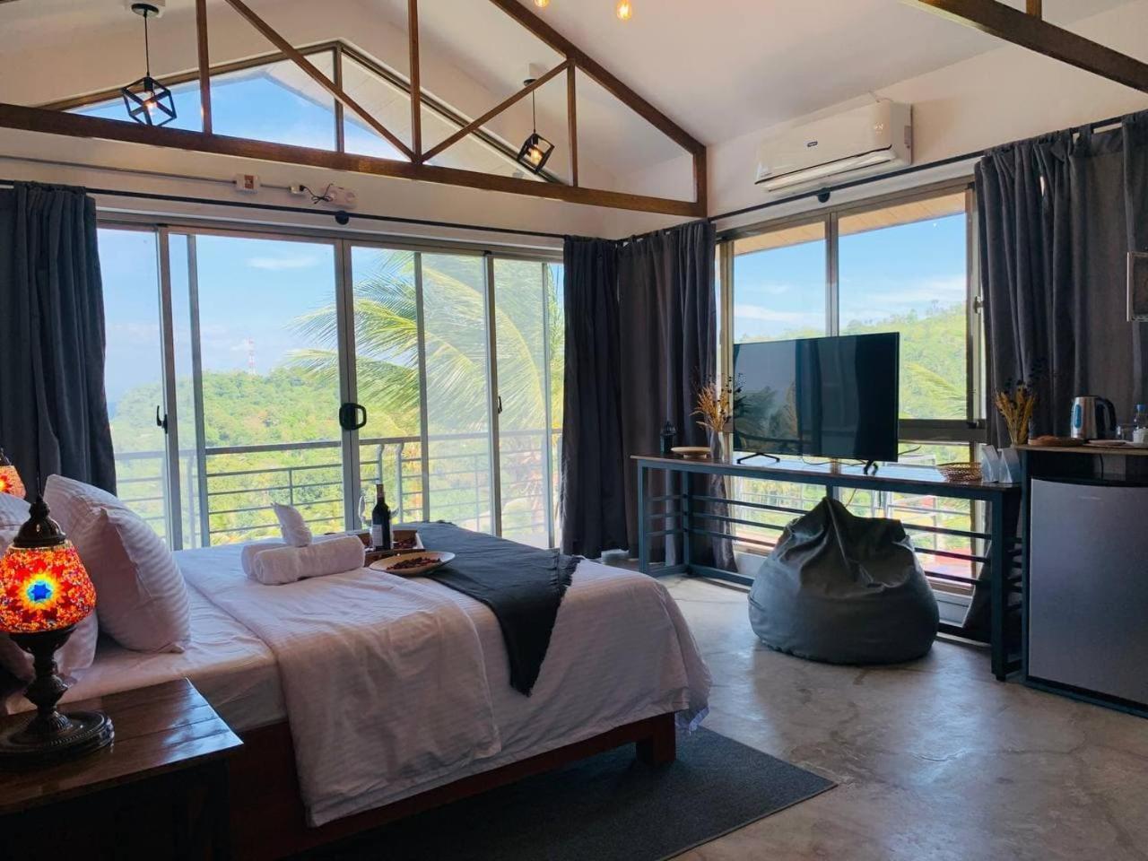 Av Suites Puerto Galera Luaran gambar