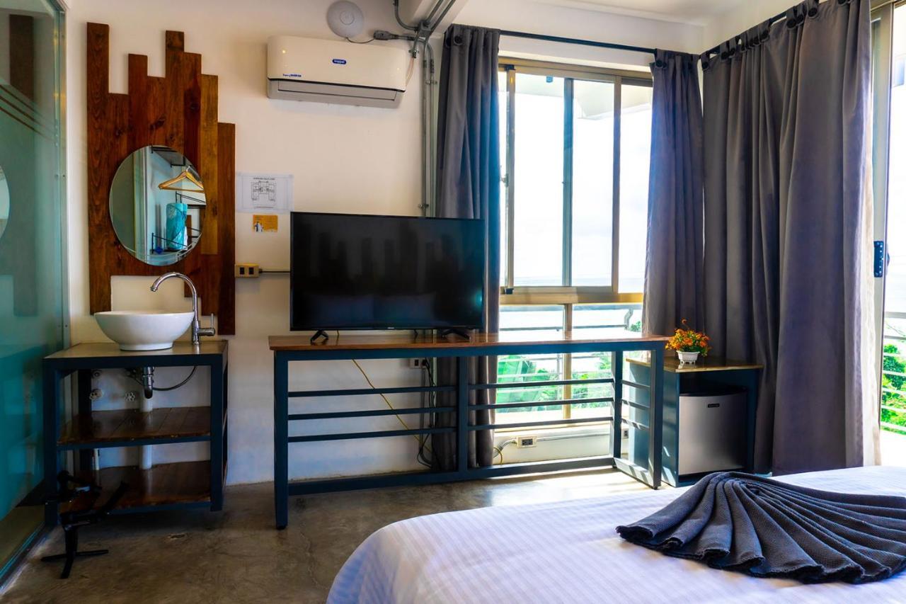 Av Suites Puerto Galera Luaran gambar