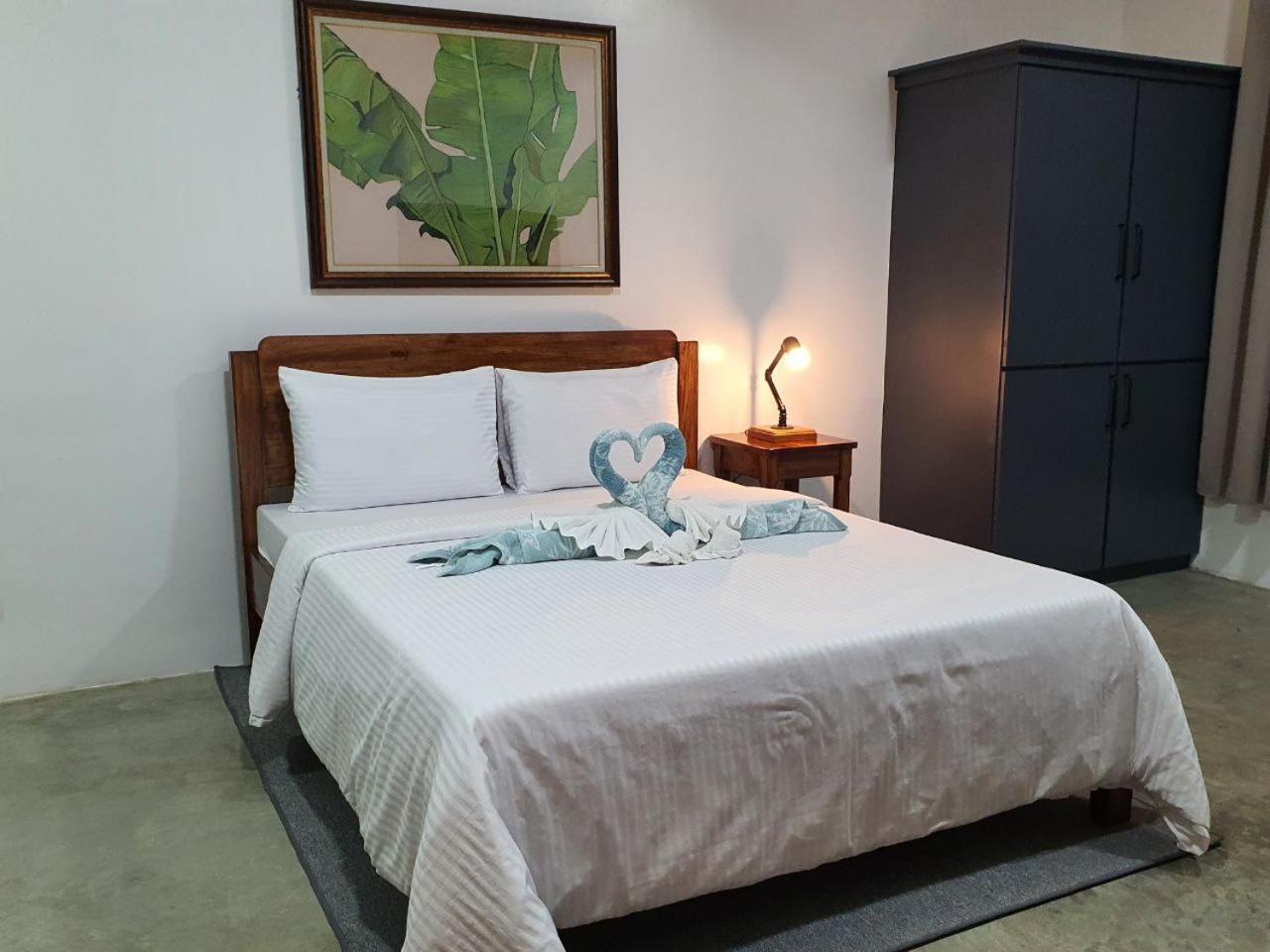 Av Suites Puerto Galera Luaran gambar