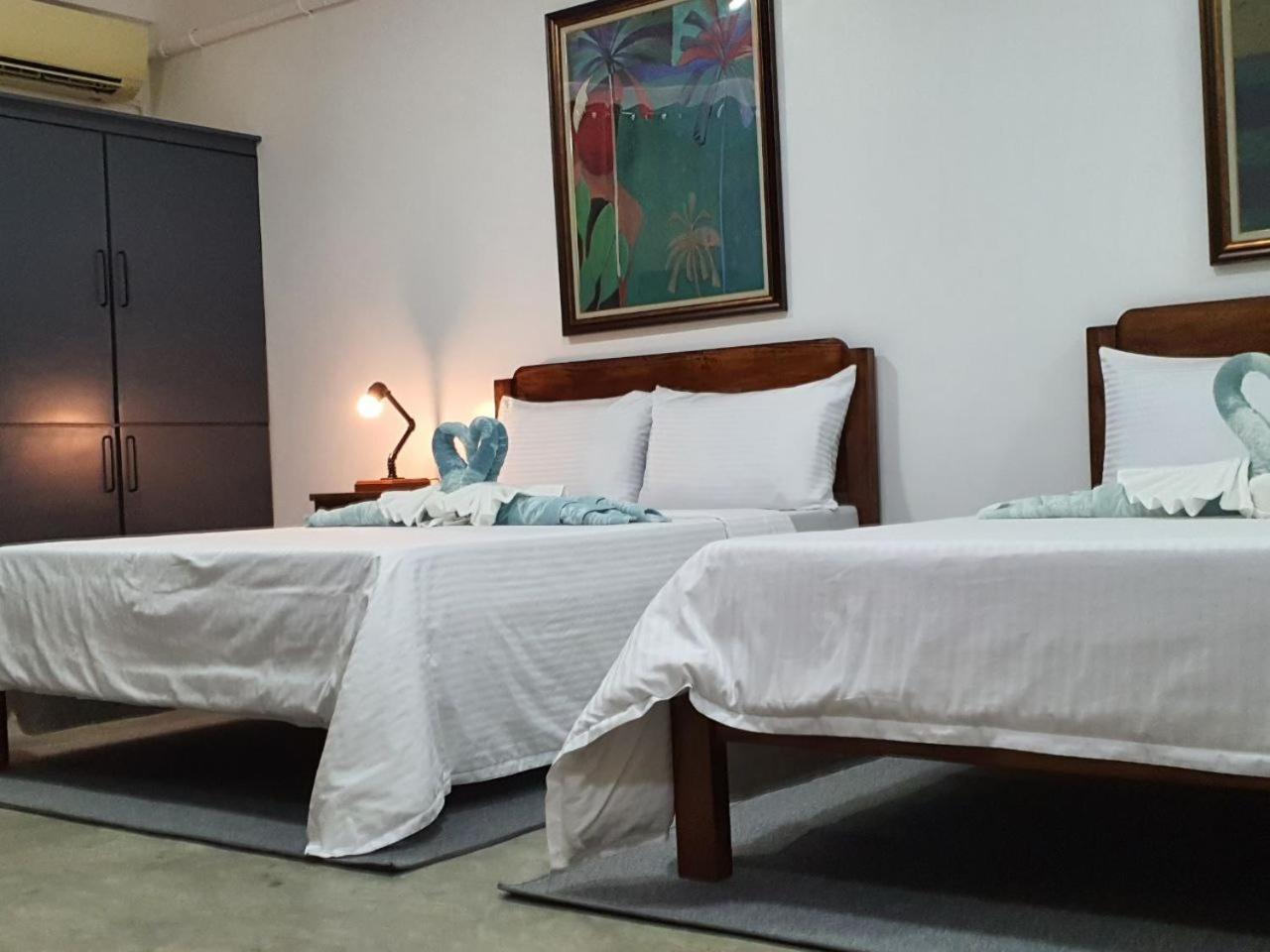 Av Suites Puerto Galera Luaran gambar