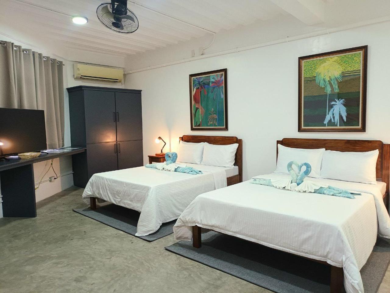 Av Suites Puerto Galera Luaran gambar