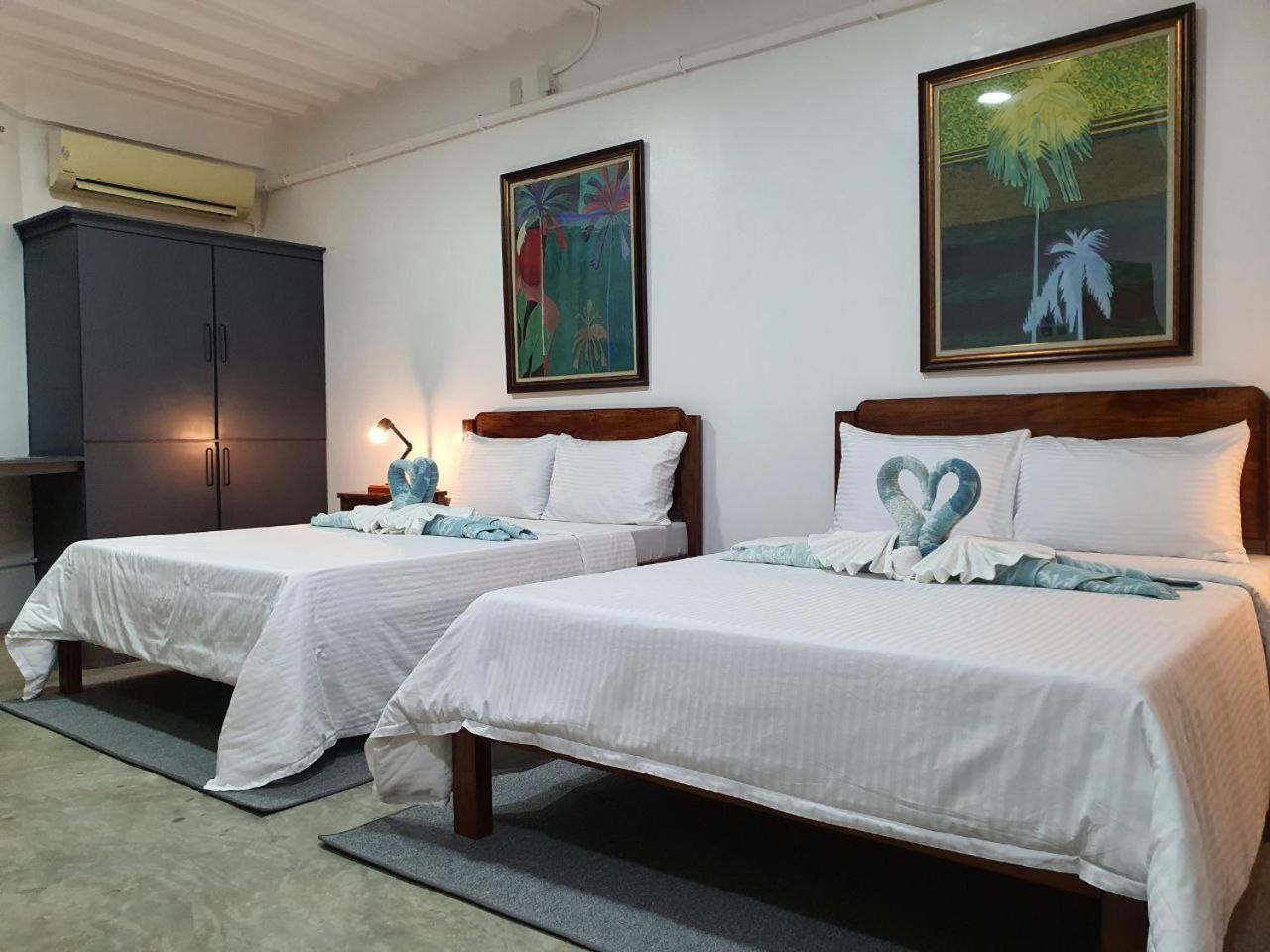 Av Suites Puerto Galera Luaran gambar