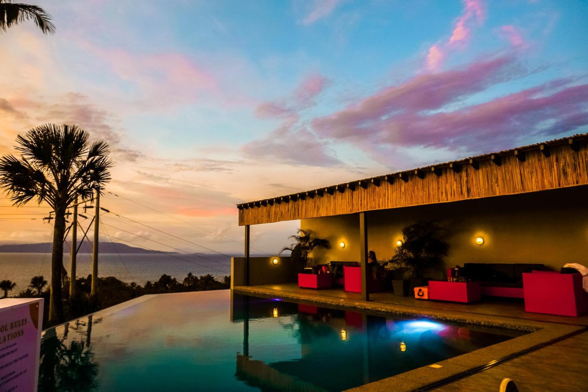 Av Suites Puerto Galera Luaran gambar