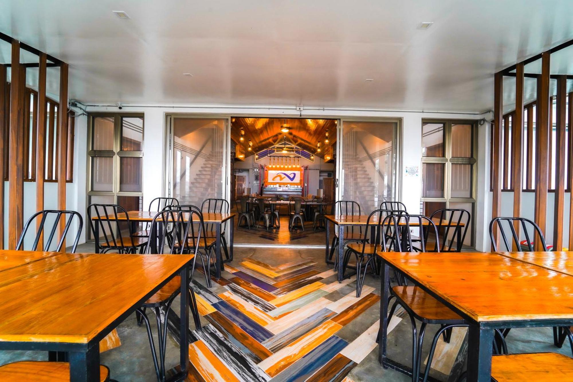 Av Suites Puerto Galera Luaran gambar