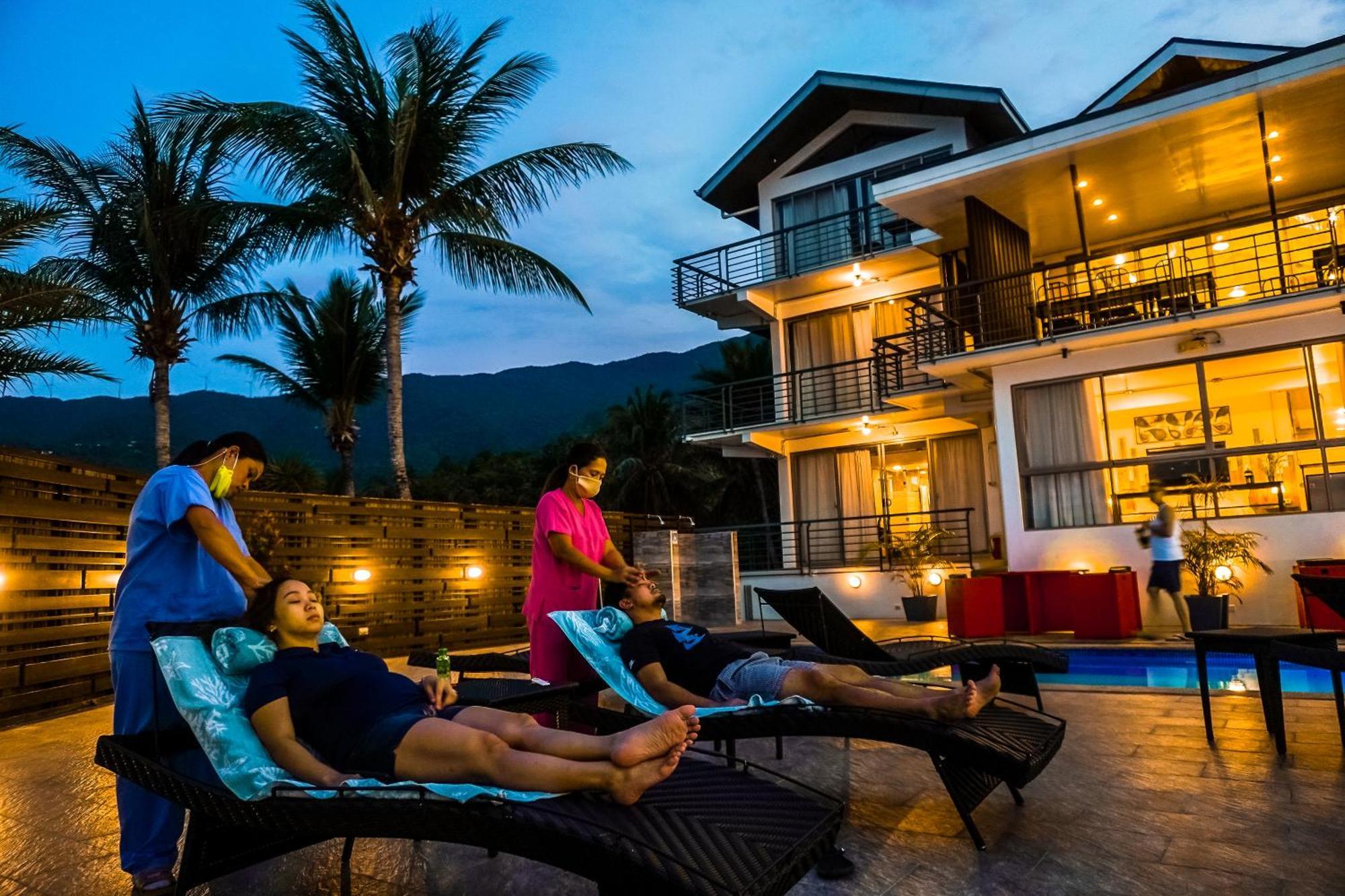 Av Suites Puerto Galera Luaran gambar