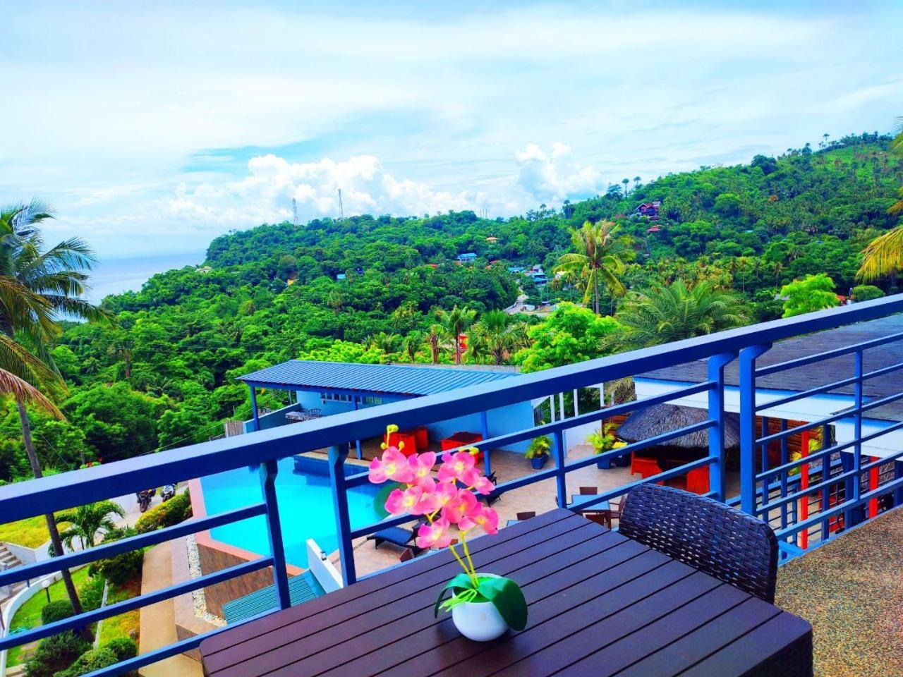 Av Suites Puerto Galera Luaran gambar