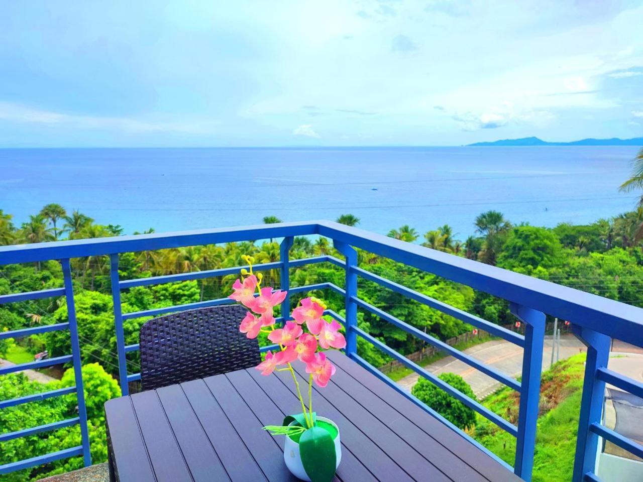 Av Suites Puerto Galera Luaran gambar