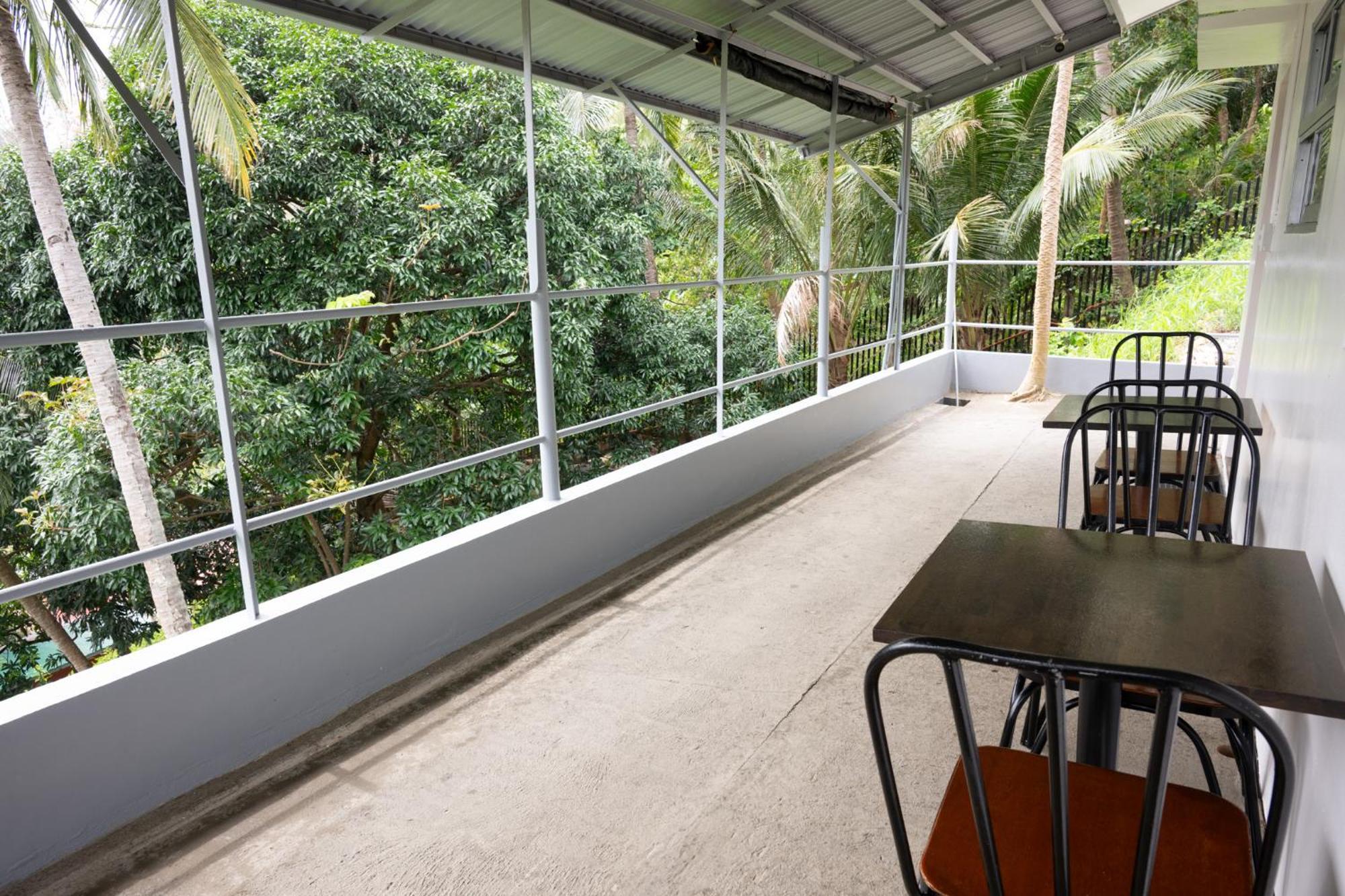 Av Suites Puerto Galera Luaran gambar
