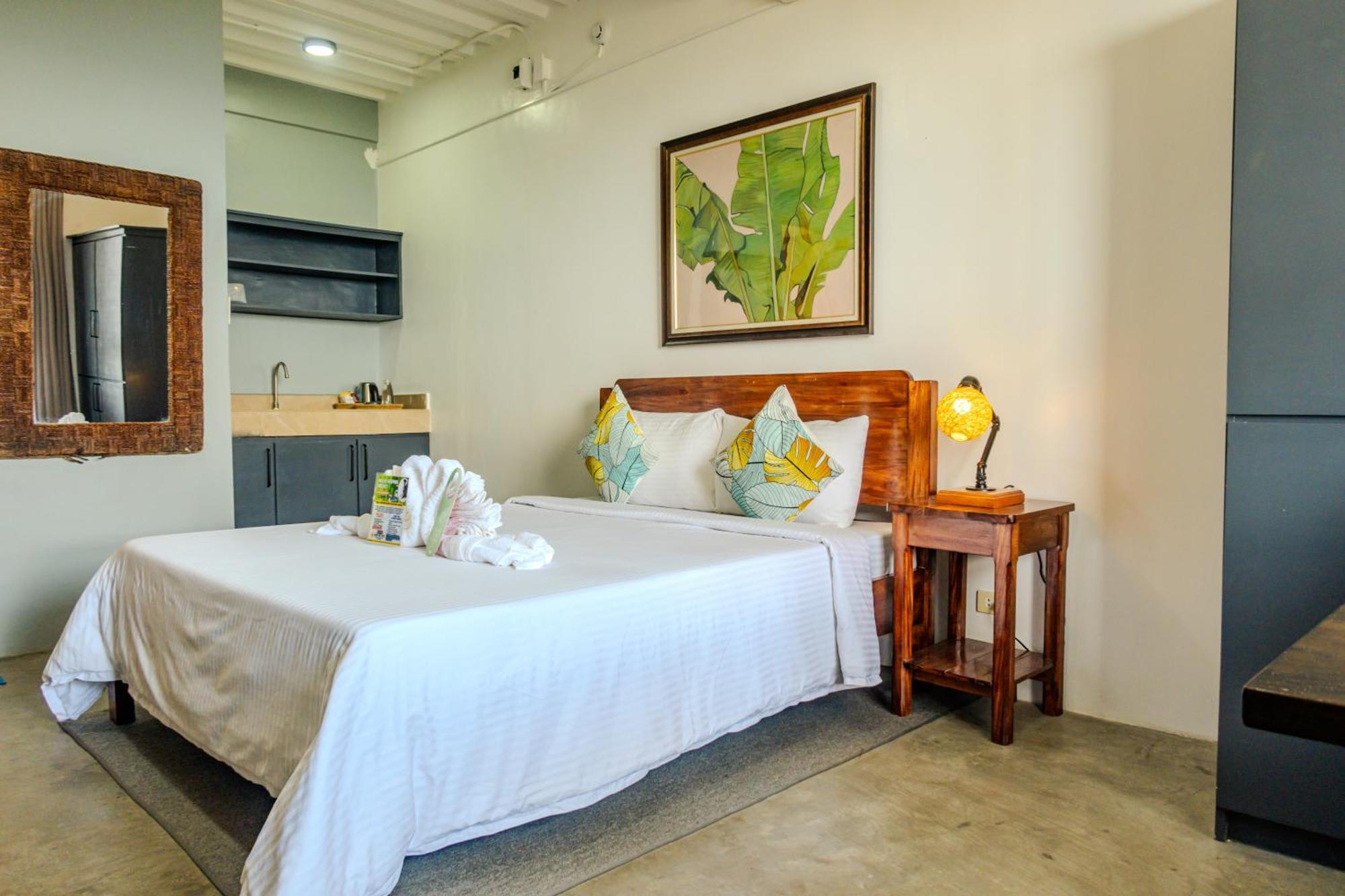 Av Suites Puerto Galera Luaran gambar