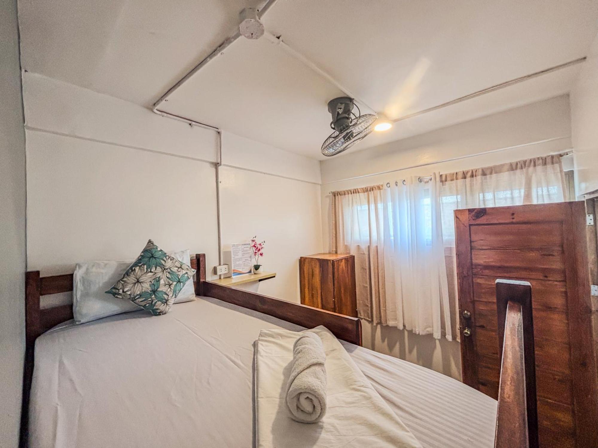 Av Suites Puerto Galera Luaran gambar